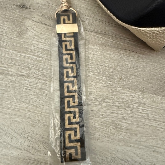 VERSACE Authentic NWOT Black and Gold Parfume Clutch/Bag - Picture 9 of 15